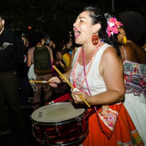roberta maracatu baque de mulher 300x300 1